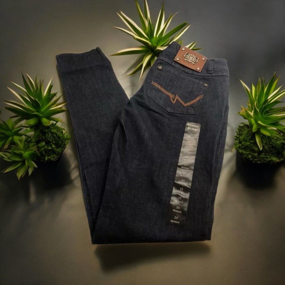 London Bridge‎ skinny dark rinse jeans Women's  Size  3/4 Small 27